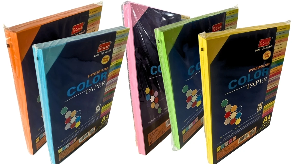 Cận cảnh văn bản và hình ảnh đồ họa hiển thị sắc nét, màu sắc rực rỡ minh chứng cho chất lượng vượt trội khi in ấn trên giấy bìa Thái.