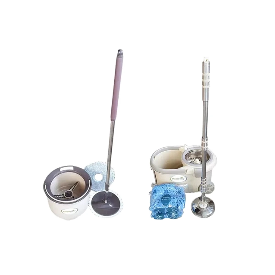 Hai bộ cây lau nhà xoay 360 độ kèm thùng vắt và bông lau thay thế, chụp trên nền trắng