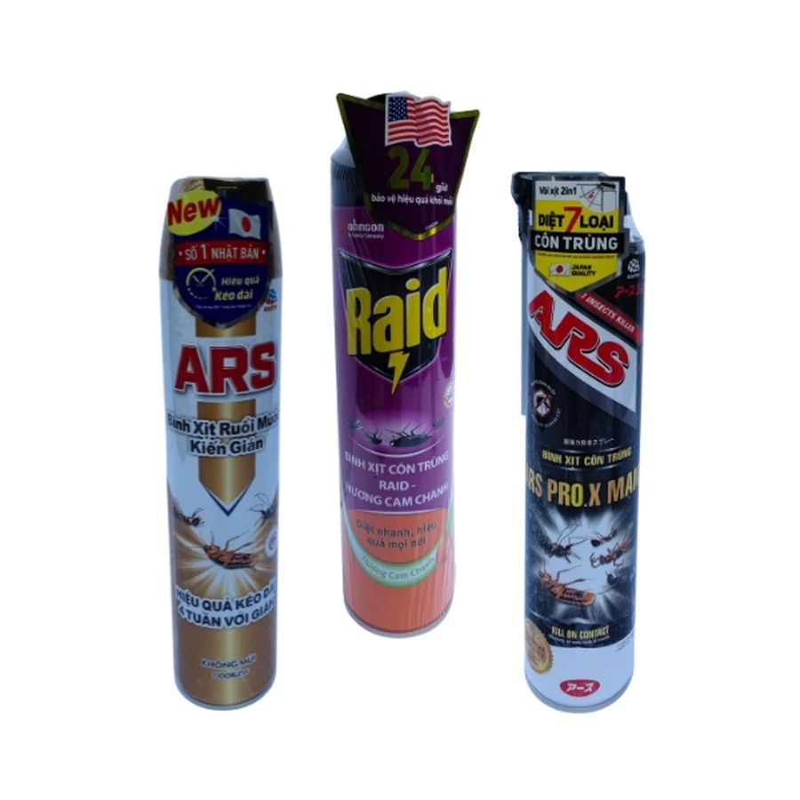 Bình xịt côn trùng Raid nắp đỏ chuyên dụng diệt muỗi gián kiến đặt trên nền trắng studio